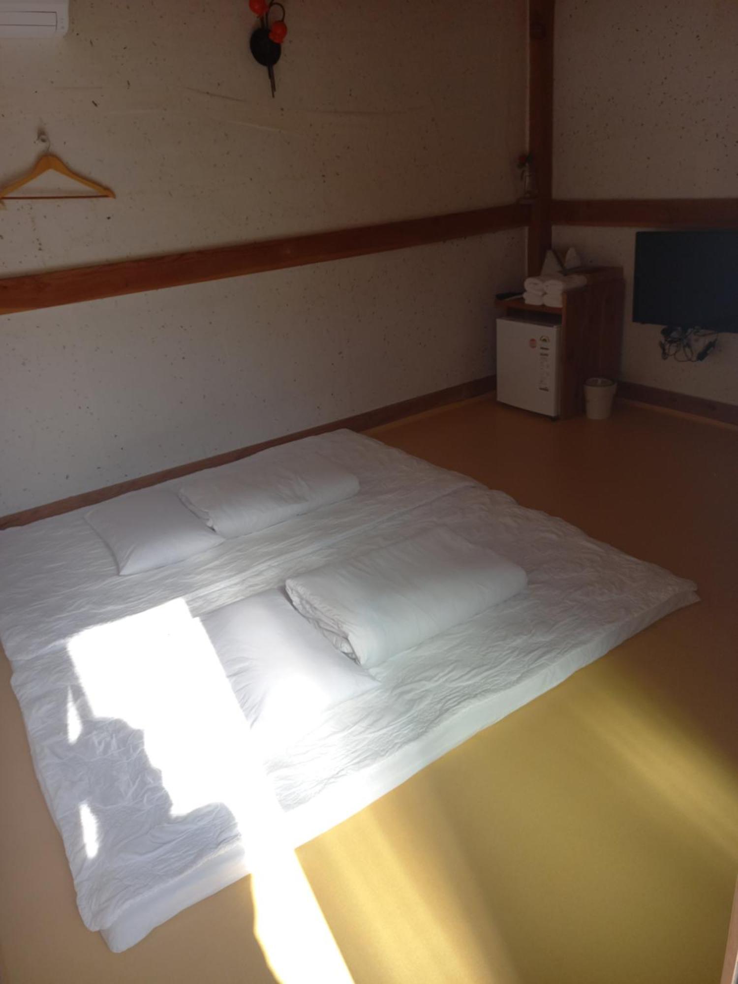 Adam Guesthouse Гиеонгджу Екстериор снимка