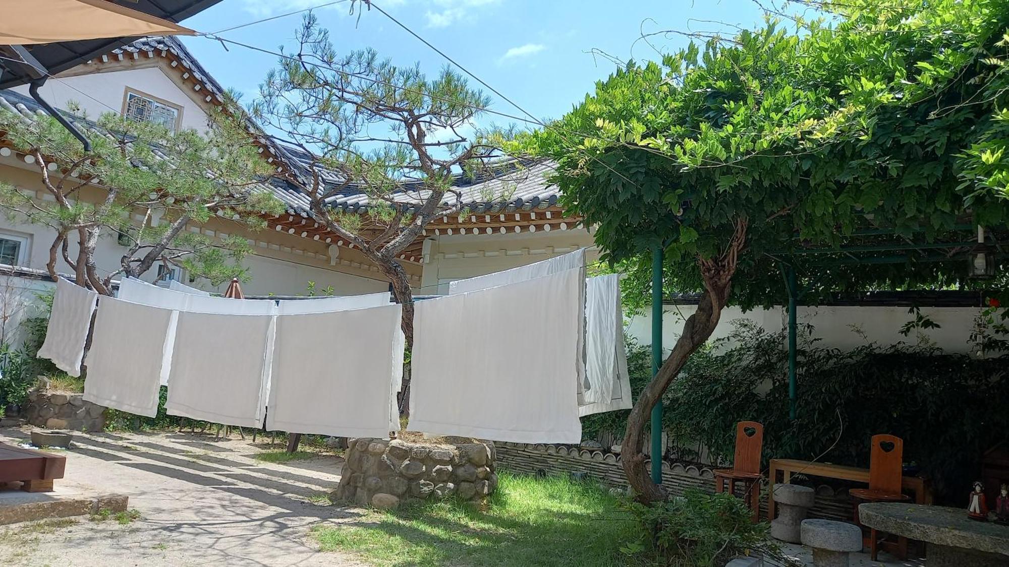 Adam Guesthouse Гиеонгджу Екстериор снимка