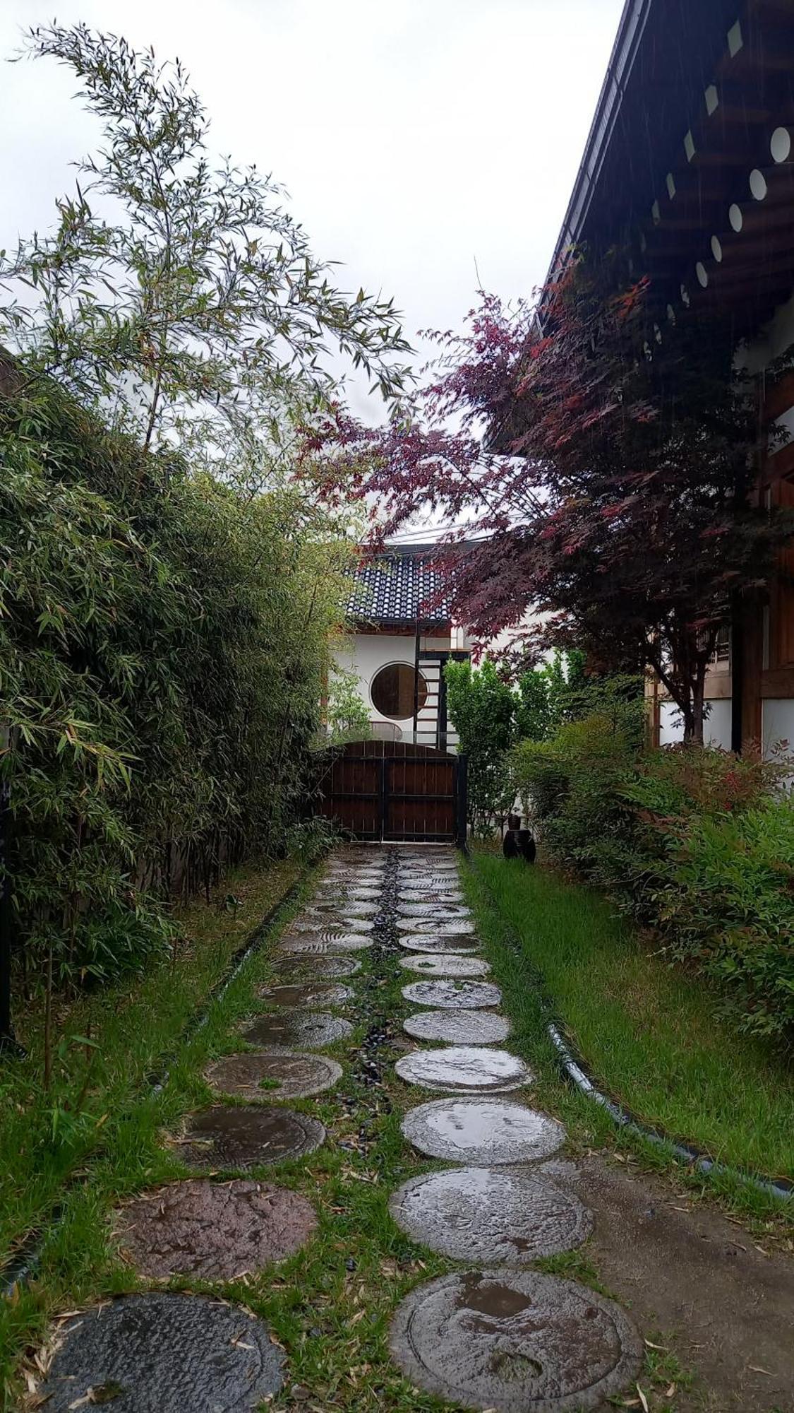 Adam Guesthouse Гиеонгджу Екстериор снимка